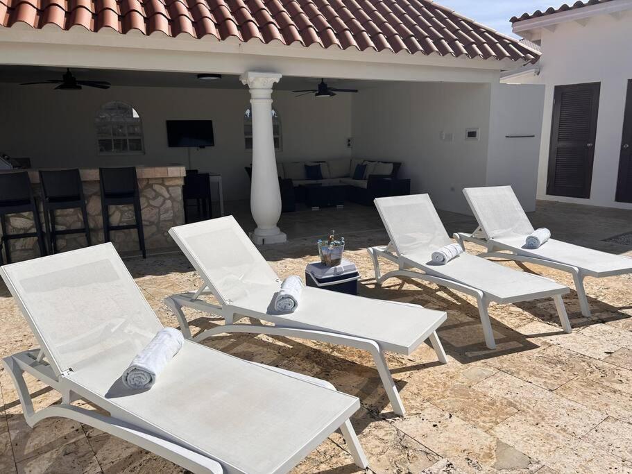 Jolie Villa Entire Villa In Noord, Aruba Palm Beach Buitenkant foto